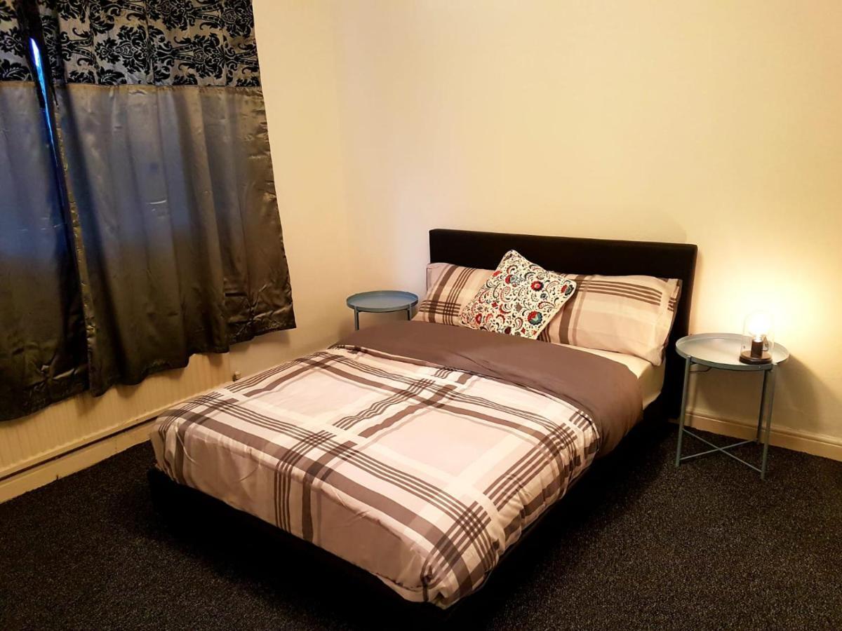 Budget House In Gants Hill Bed & Breakfast Ilford Dış mekan fotoğraf