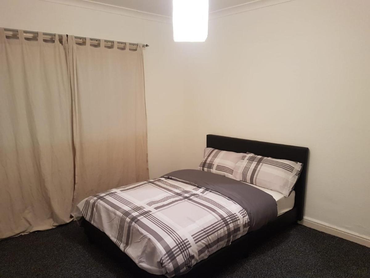 Budget House In Gants Hill Bed & Breakfast Ilford Dış mekan fotoğraf