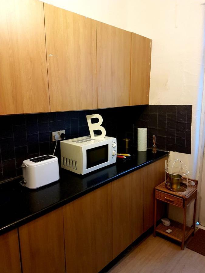 Budget House In Gants Hill Bed & Breakfast Ilford Dış mekan fotoğraf
