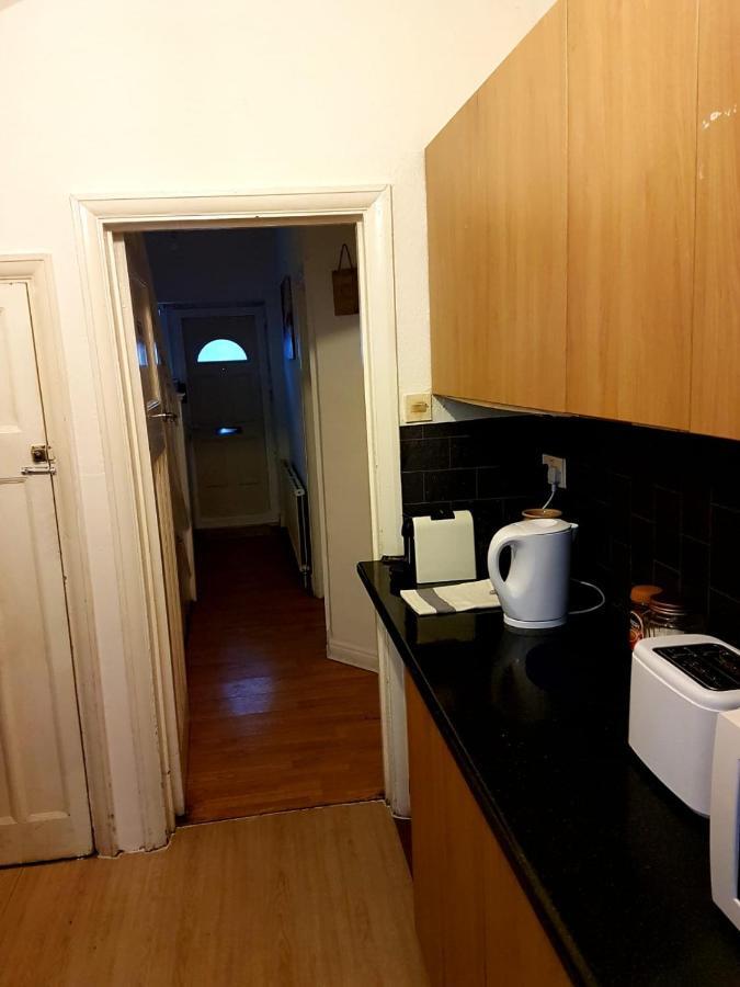 Budget House In Gants Hill Bed & Breakfast Ilford Dış mekan fotoğraf
